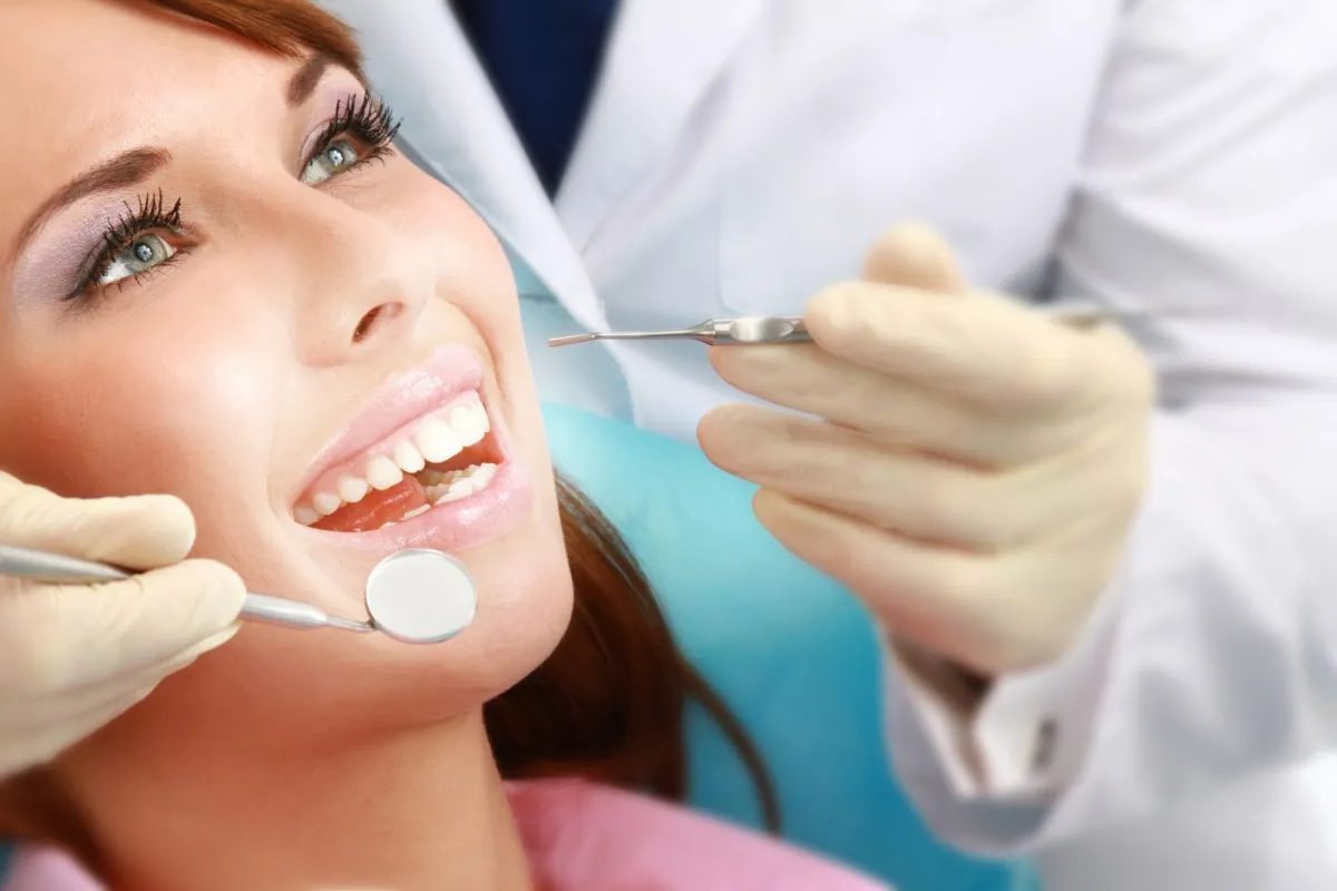 Etlik Diş Polikliniğinde Estetik Gülüş Tasarımı Yapan Klinikler