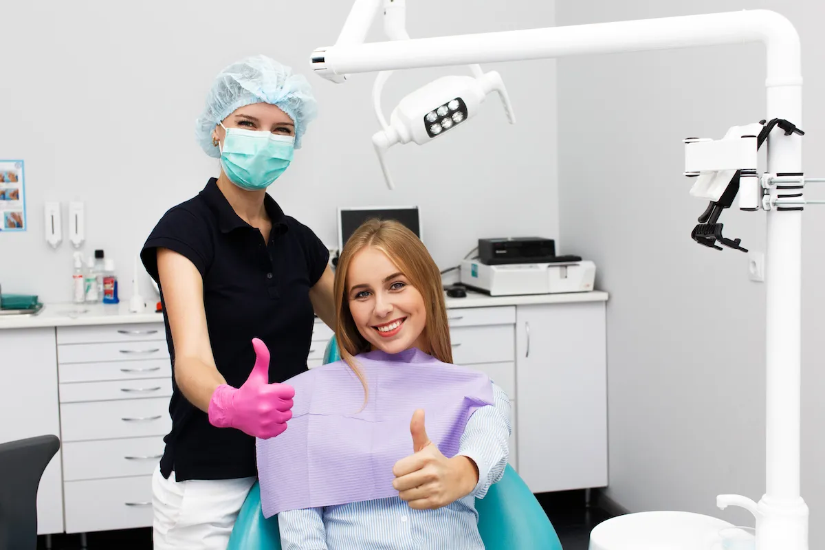 Etlik Diş Polikliniğinde Diş İmplantı Tedavisi Nasıl Yapılır?